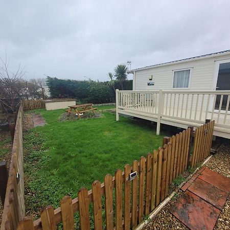 A22 Unity Beach Holiday Resort Unity Brean Sleeps 8 People 3 Bedrooms 1 Pet Stays Free Berrow Exterior photo