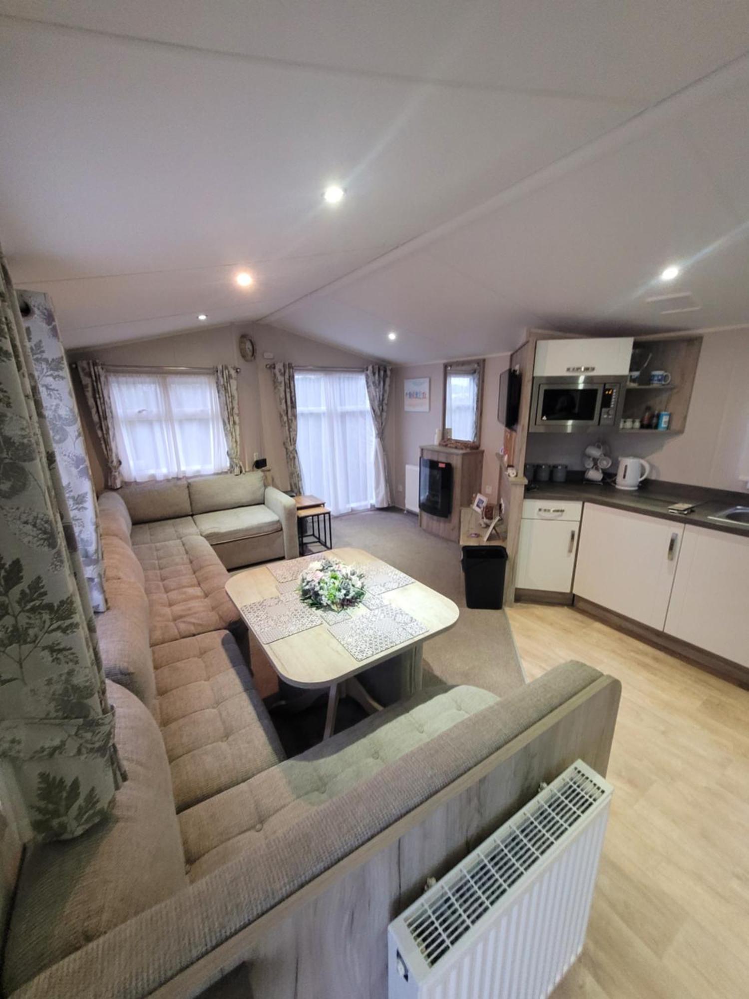 A22 Unity Beach Holiday Resort Unity Brean Sleeps 8 People 3 Bedrooms 1 Pet Stays Free Berrow Exterior photo