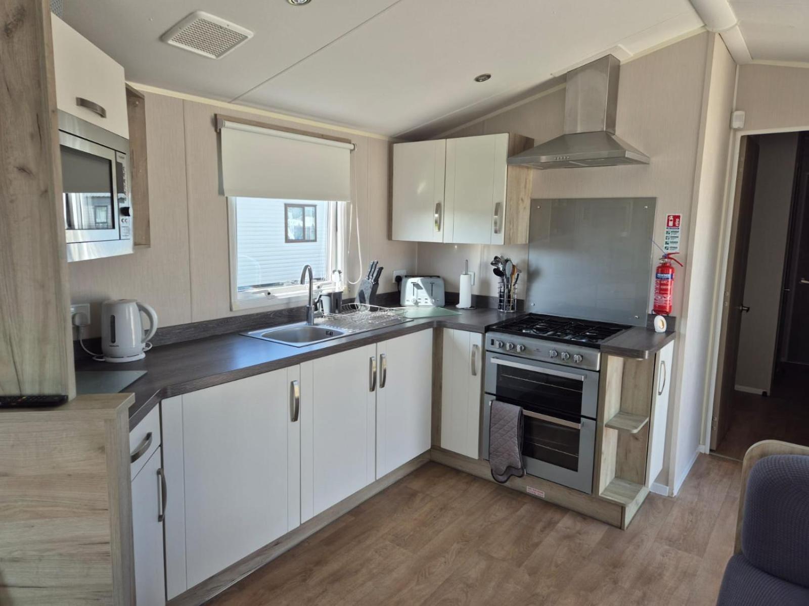A22 Unity Beach Holiday Resort Unity Brean Sleeps 8 People 3 Bedrooms 1 Pet Stays Free Berrow Exterior photo